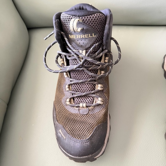 Merrell   Brown and Gray    Men\'s Trail Boots   size 11.   Great condition. main image 6